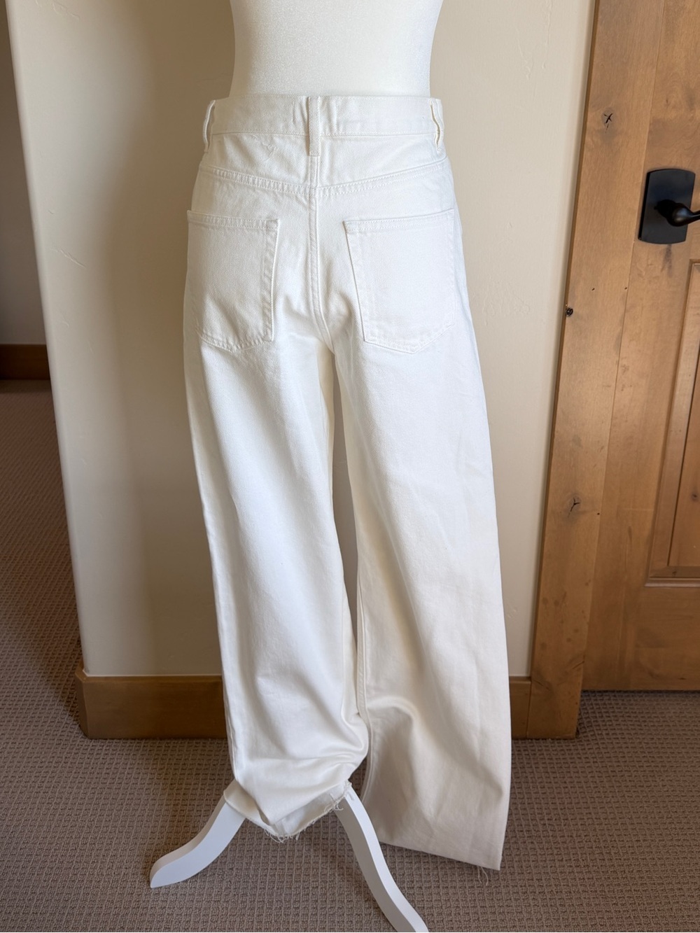 Never worn❗️& Other Stories Straight Leg Jeans | Cream | Size 28 - Picture 3 of 4